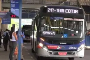 ônibus emtu cotia