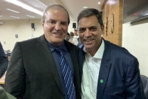 O deputado estadual Cezar destinou duas emendas parlamentares para a cidade de Carapicuíba, e assim, a cidade vai receber duas ambulâncias.