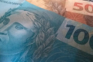 Estão abertas até o dia 13 de março as inscrições para a nova etapa do Programa Bolsa do Povo, que pagará R$ 500 mensais