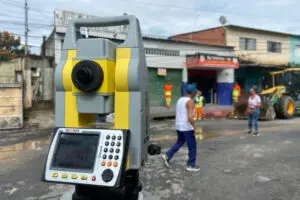 A prefeitura de Itapevi iniciou neste sábado (12), as obras da Fase 1 do projeto de canalização e drenagem do Córrego Vale do Sol.