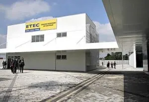 Estão abertas até o dia 13 de março as inscrições para a nova etapa do Programa Bolsa do Povo, que pagará R$ 500 mensais, durante seis meses a pais ou responsáveis por alunos matriculados nas Etec's que vão atuar nas unidades.