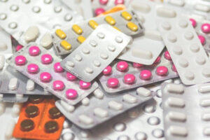 A Câmara de Regulação do Mercado de Medicamentos (CMED), órgão vinculado à Anvisa, deve autorizar, a partir de 1ª de abril