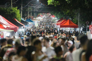 feira noturna