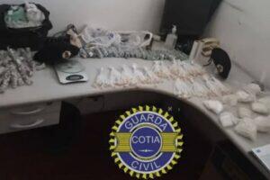 gcm cotia drogas