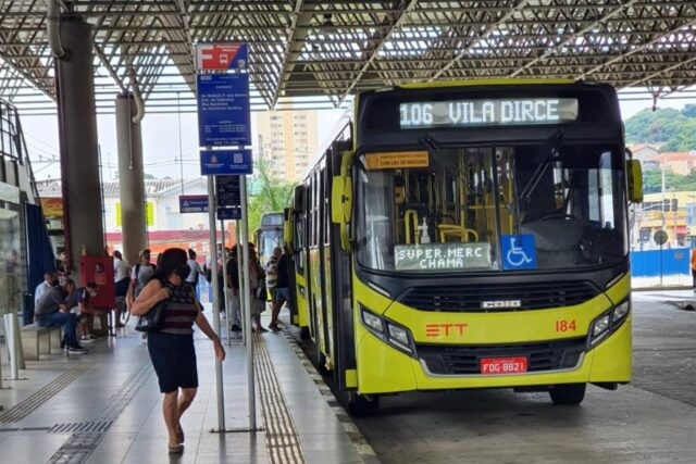 ônibus carapicuíba