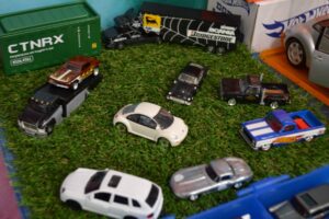 encontro carros em miniatura