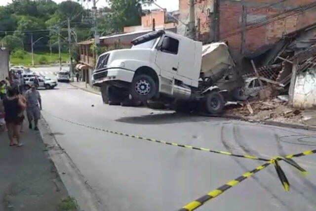 carreta tomba carapicuíba