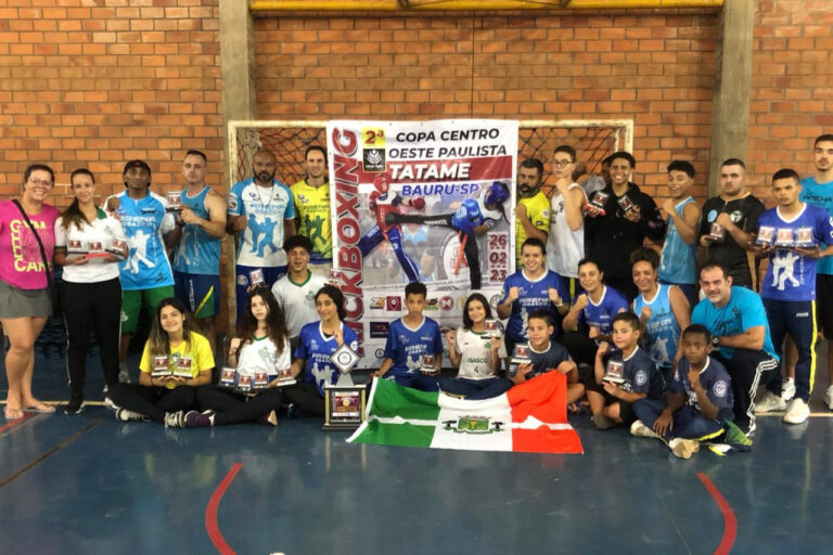 Equipe de Osasco brilha em torneio de kickboxing
