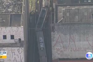 trem descarrila linha 8