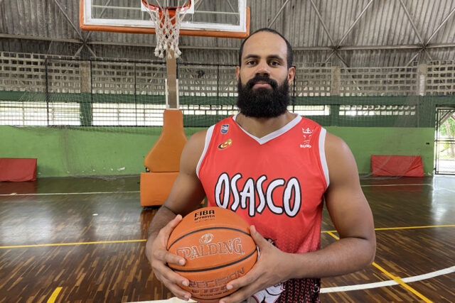 Pivô Tom basket Osasco