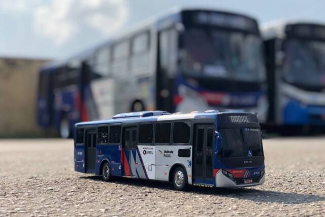 miniônibus exposição Carapicuíba