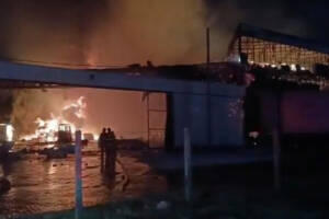 incêndio galpão embu das artes 1