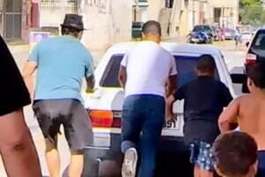 rogerio lins empurra carro osasco (1)