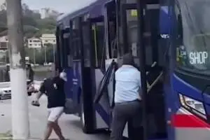 motorista emtu passageiro trocam socos (1)