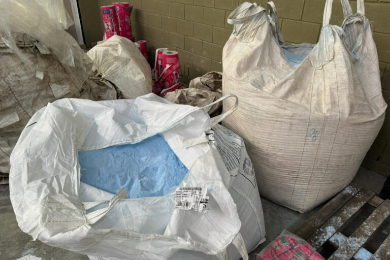 Oito são presos em fábrica de sabão falsificado em Santana de Parnaíba