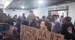 Câmara de Cotia votação protesto