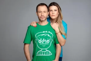 olho nos olhinhos