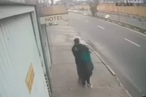 homem ataca mulher centro de osasco