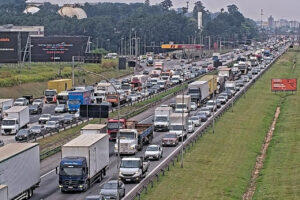 rodovia castello branco barueri congestionamento