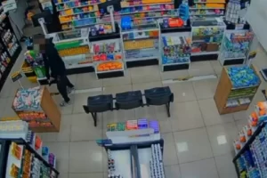 farmacia carapicuíba assalto