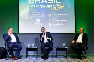 painel com economistas aceo brasil em transformação