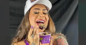 fabi frota loja de açaí