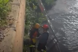 jovem resgatado de corrego em osasco