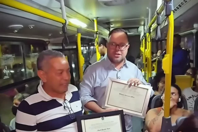 welington formiga diplomado no onibus cotia