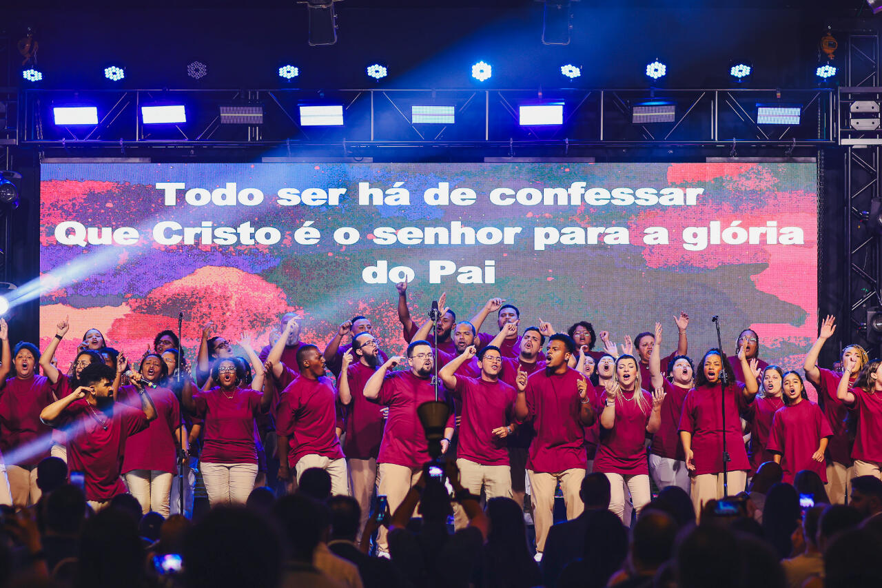 coral no culto de aniversario osasco