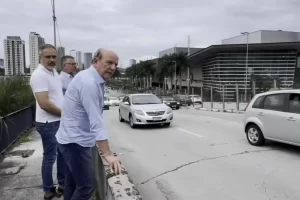 viaduto com rachadura barueri