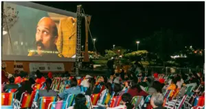 Cinema gratuito ao ar livre em Cotia