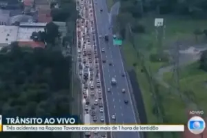 engavetamento lentidão na raposo tavares cotia