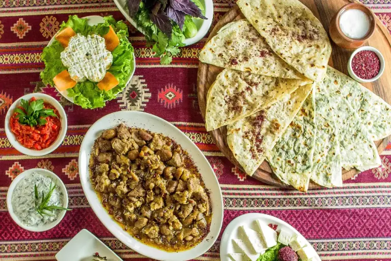 Festival leva culinária árabe ao Largo de Pinheiros com entrada gratuita