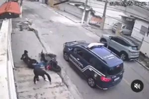 gcm prende dois e recupera moto osasco