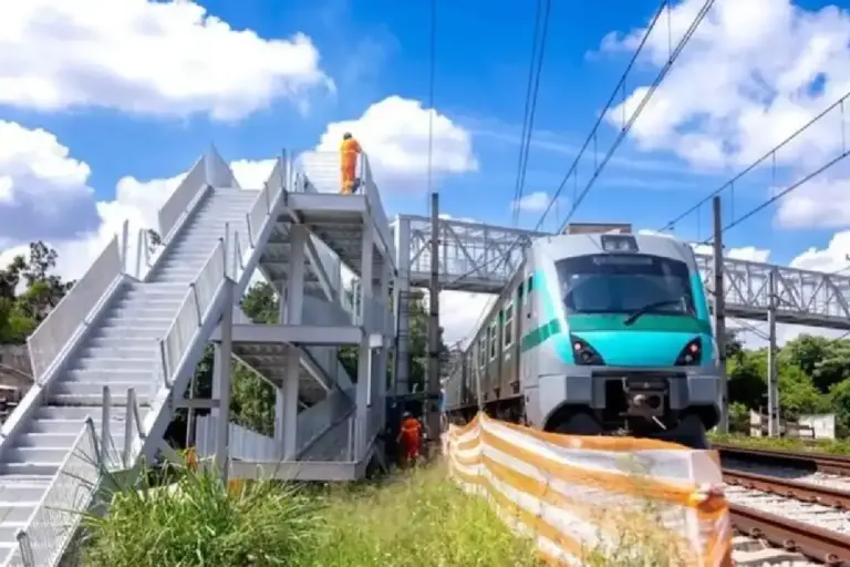 Nova passarela sobre trilhos da Linha 8 em Itapevi entra na reta final