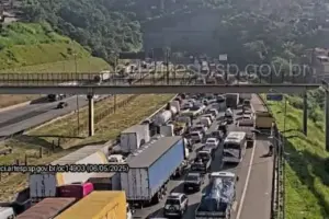 acidente de transito rodoanel embu das artes