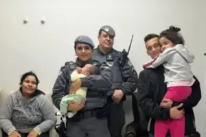 pm salva bebê engasgado osasco