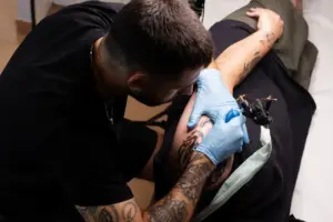 conselho proibe anestesia para tatuagens