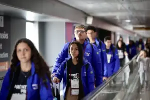estudantes prontos pro mundo