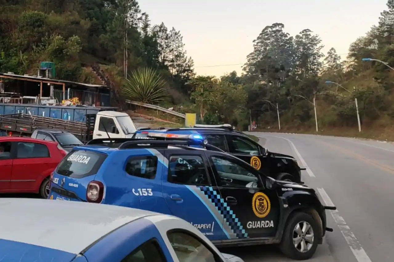 gcm lacra ferro velho em itapevi