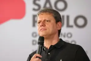 governador tarcísio de freitas