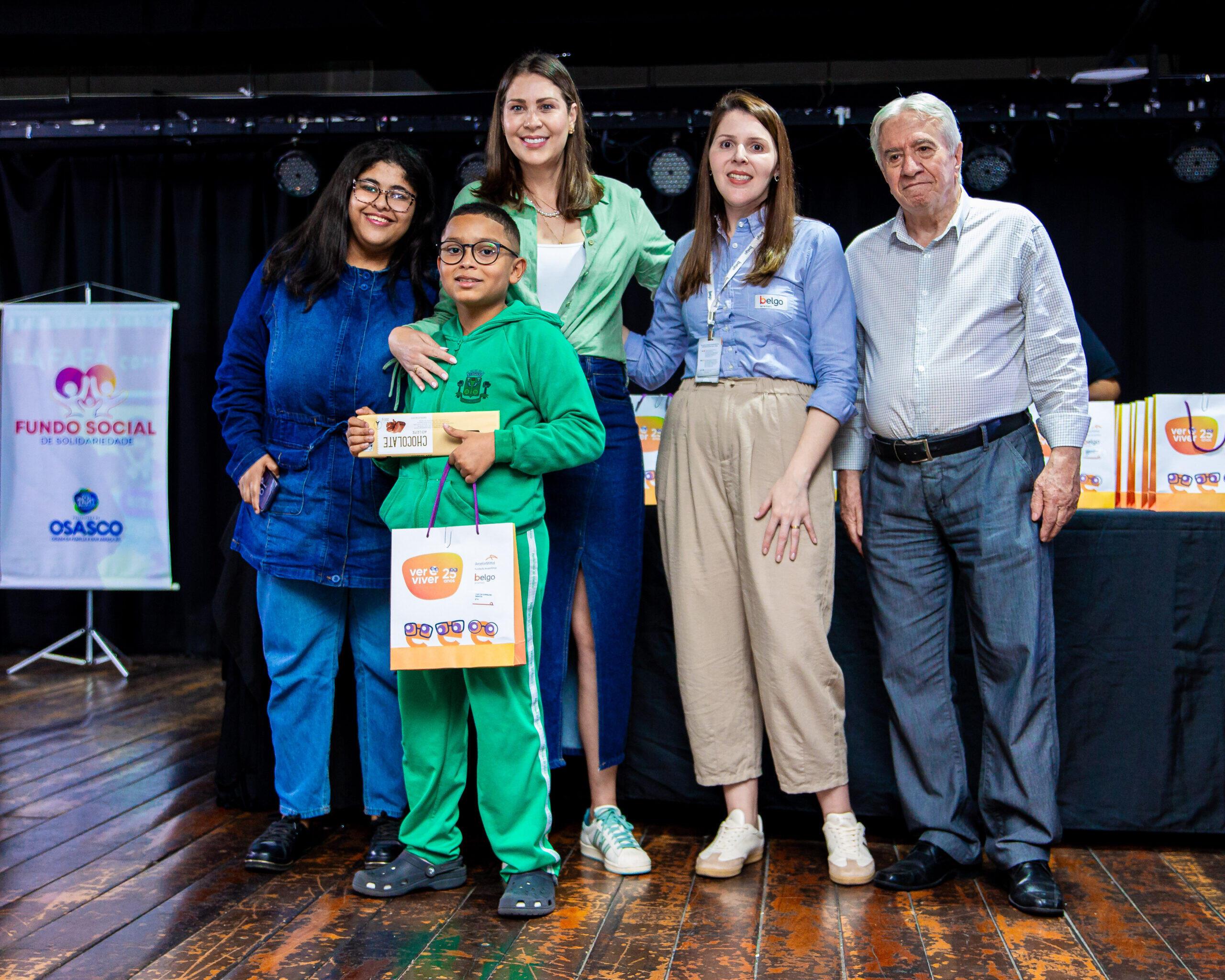 Projeto ver e viver entrega óculos para alunos da rede municipal de Osasco