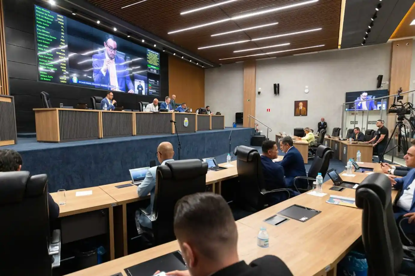 camara de barueri aprova pl contra adultizacao de criancas