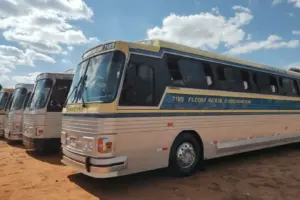 exposicao de onibus antigos embu das artes