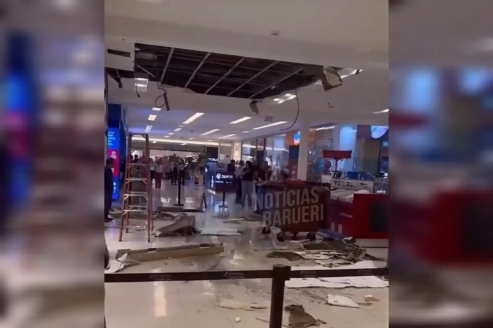 forro de teto do shopping tamboré desaba