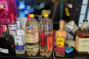 operacao contra bebidas adulteradas em cotia