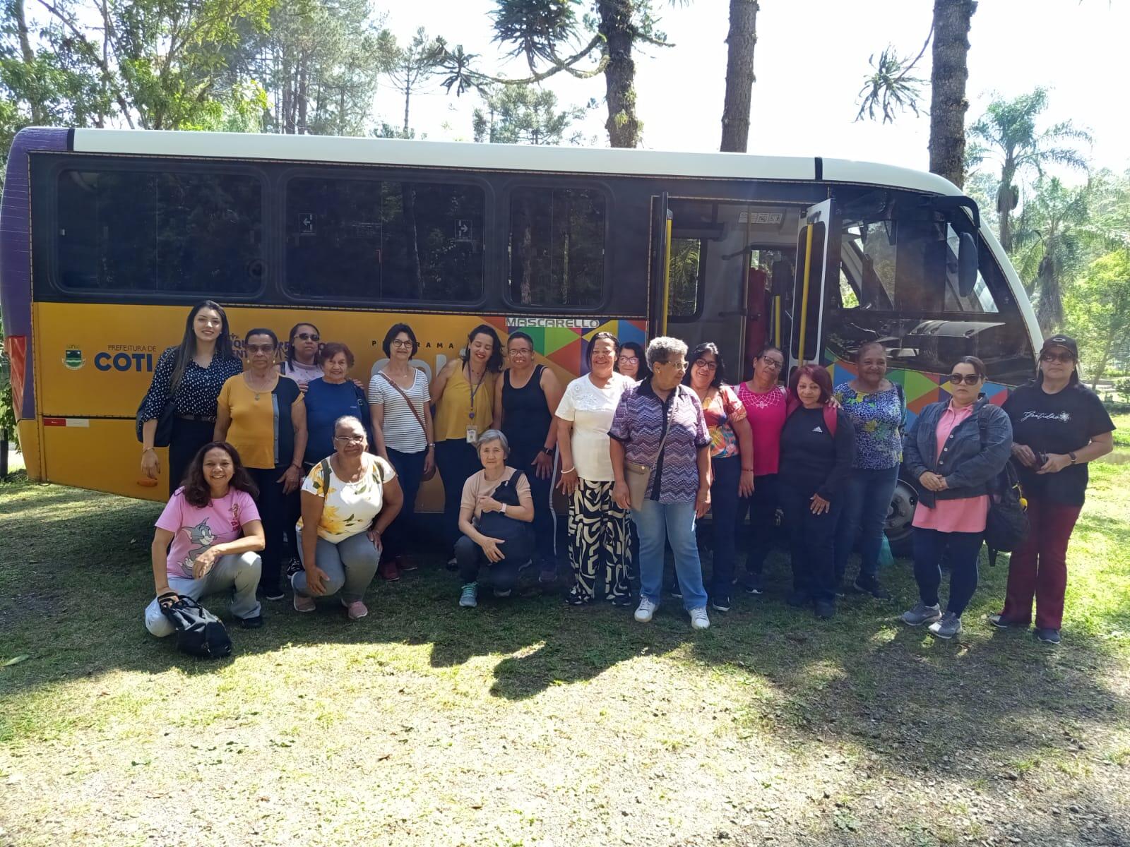 Projeto felicidade para idosos em Cotia 