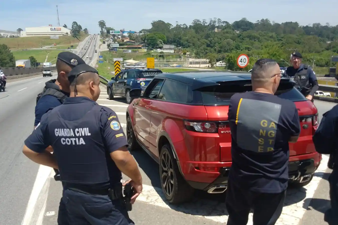 gcm de cotia recupera range rover