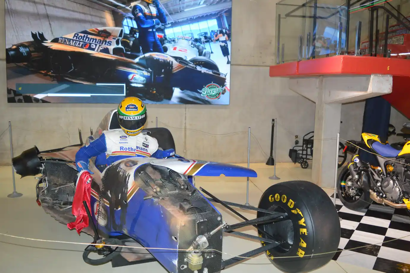 obra carro ayrton senna sao roque