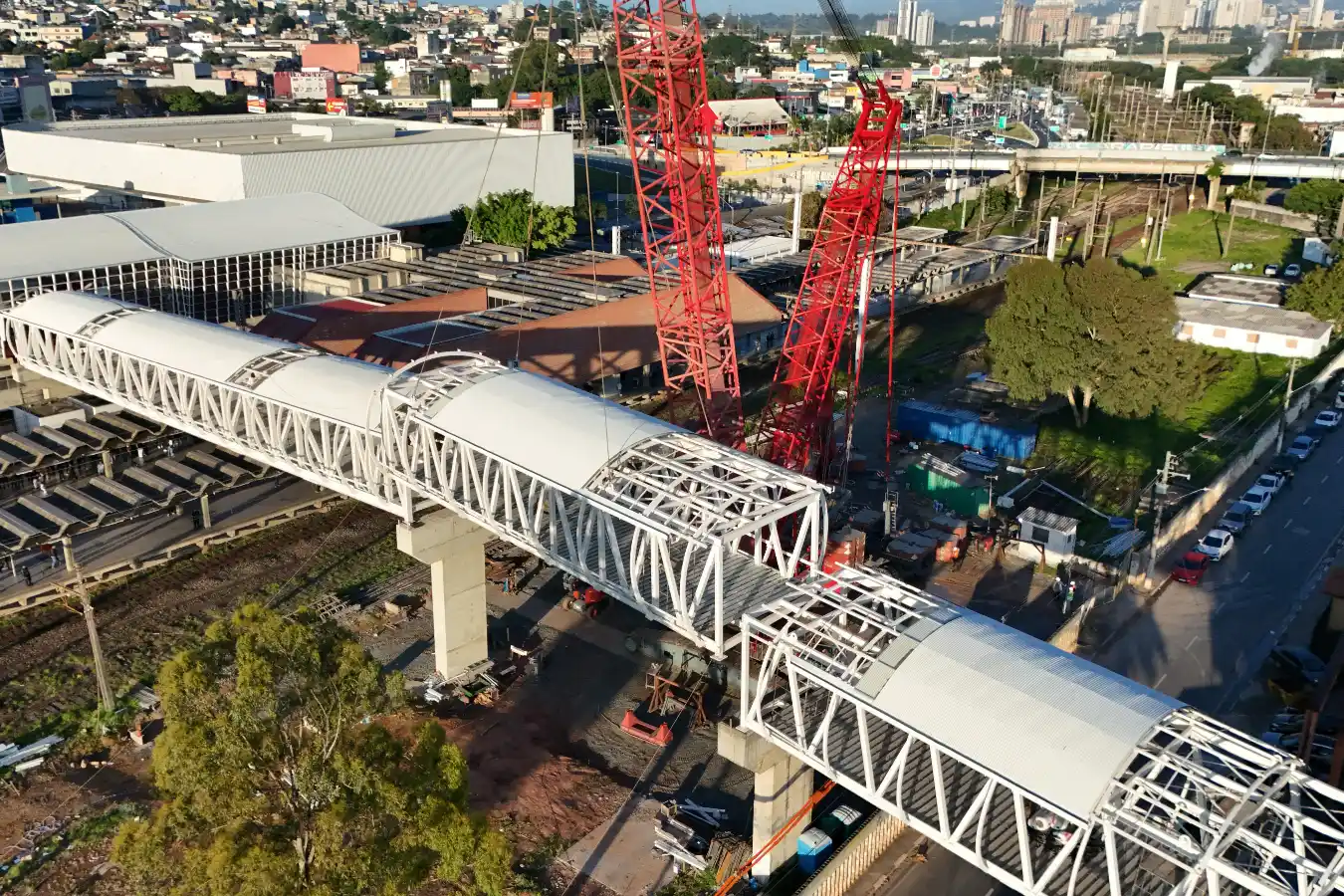 obra passarela carapicuíba